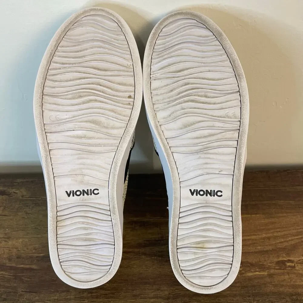 Vionic Demetra Slip On Sneakers Womens 9 Snake Print Comfort Orthopedic Shoes
